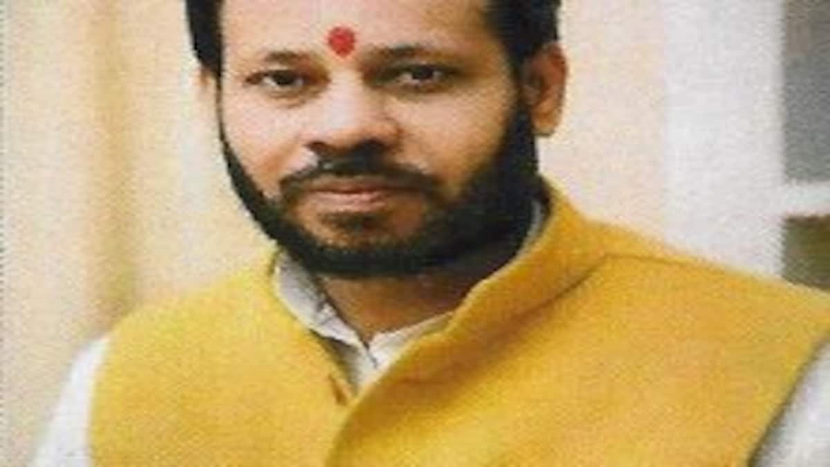 एसपी विधायक के बिगड़े बोल- ‘PM मोदी को बताया नटवरलाल, जनता को कहा महामूर्ख’ UP Tak