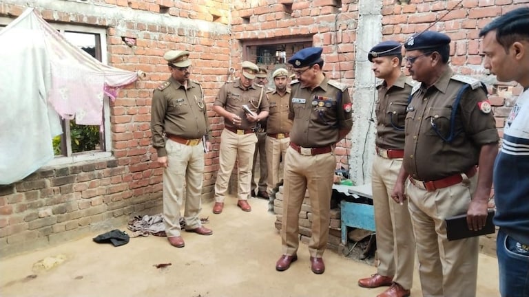 मुंबई में मुकेश अंबानी से मिले सीएम योगी, कहा- UP में निवेश कीजिए…मिलेगा बेहतरीन माहौल UPTak