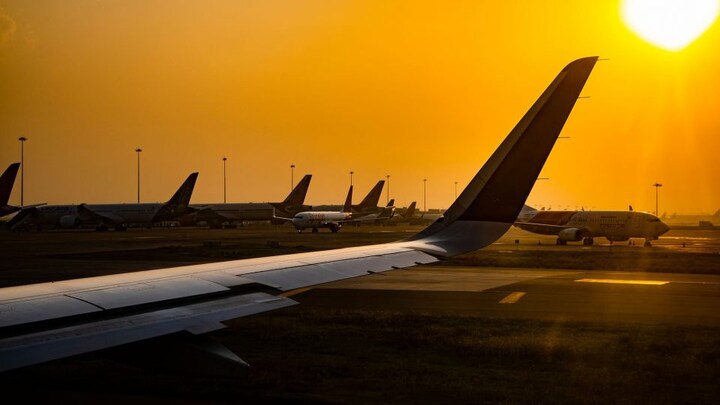 UP में हॉन्ग कॉन्ग और न्यूयॉर्क वाली फीलिंग! जेवर एयरपोर्ट की ये सुविधाएं इसे बनाएंगी खास UP Tak