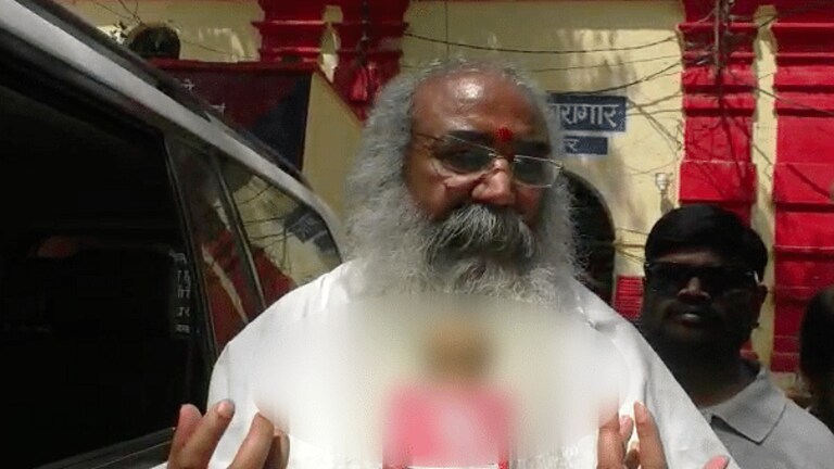 कांग्रेस नेता प्रमोद कृष्णम ने जेल में की आजम खान से मुलाकात, बाहर निकल बताई ‘दयनीय’ हालत UP Tak