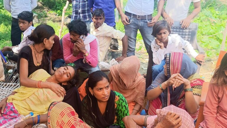 औरैया: टीचर की पिटाई से दलित छात्र की मौत, चप्पे-चप्पे पर फोर्स तैनात, घर में मचा कोहराम UP Tak