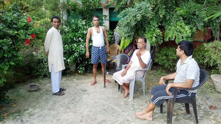 महंत नरेंद्र गिरि की कहानी: परिवार के लोग भी आते थे तो सिर्फ आशीर्वाद लेने UP Tak