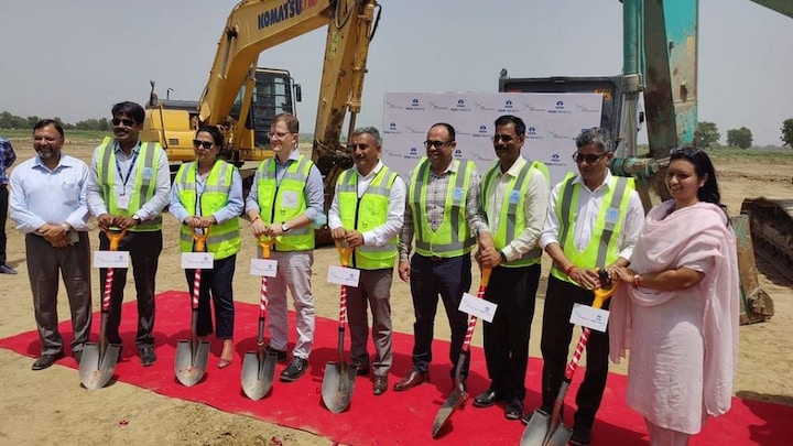 टाटा ग्रुप ने शुरू किया जेवर एयरपोर्ट का निर्माण, बनने लगा रनवे, पहली उड़ान की ये तैयारी UP Tak