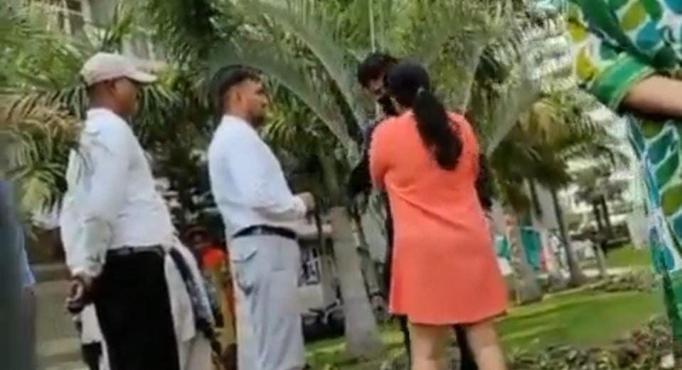 नोएडा: बीजेपी नेता ने महिला को दी अश्लील गालियां, धक्का मारा, आरोपी के खिलाफ केस दर्ज UP Tak