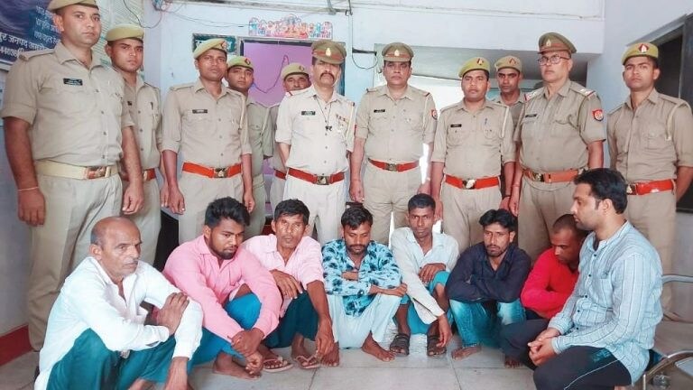 अमरोहा: गोशाला में 61 गायों की मौत के मामले में पुलिस ने 8 लोगों को किया गिरफ्तार UP Tak