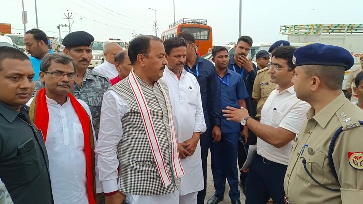 यूपी के डिप्टी सीएम केशव प्रसाद मौर्य ने प्रयागराज में बाढ़ग्रस्त क्षेत्र का किया निरीक्षण UP Tak