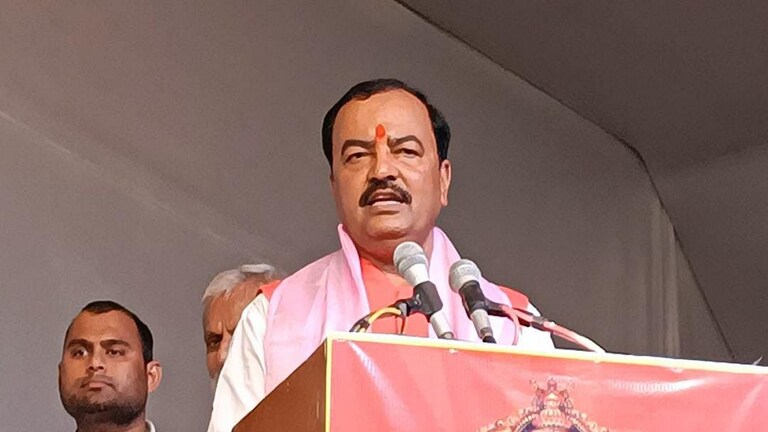 ‘यूपी + बिहार = गयी मोदी सरकार’ पोस्टर पर केशव बोले- अखिलेश सत्ता के बगैर तड़पते रहेंगे UP Tak