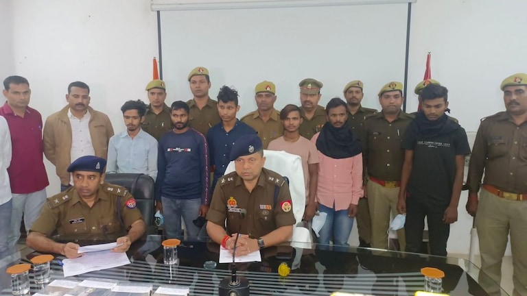 प्रयागराज: पुलिस ने साइबर क्राइम के अंतर्राज्यीय गैंग का किया पर्दाफाश, 6 गिरफ्तार UP Tak