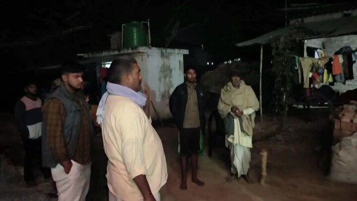 आजमगढ़: लड़की पैदा होने से डिप्रेशन में आया युवक, छोटी बहन के साथ दे दी जान UP Tak