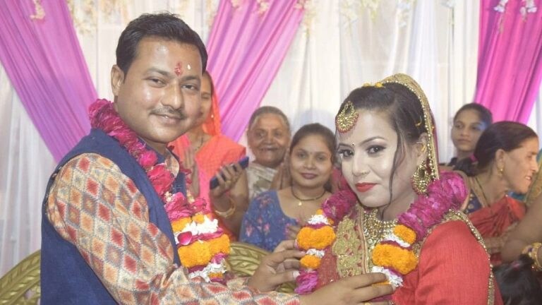 Nikay Chunav: सीट हुई महिला आरक्षित, पार्षदी बचाने के लिए ‘नेताजी’ ने कर ली कोर्ट मैरिज UP Tak