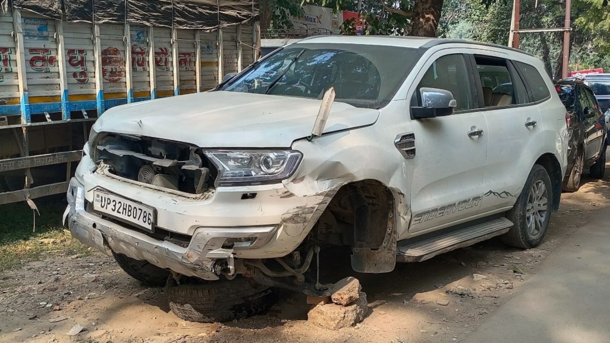 प्रयागराज: MLA अब्बास अंसारी के खानसामा ने कई गाड़ियों को मारी टक्कर, सड़क पर मची दहशत UP Tak