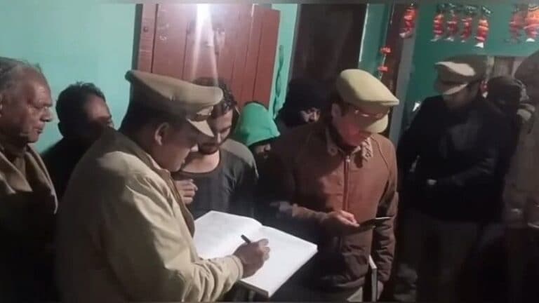 मुरादाबाद: कमरे में मिला पति-पत्नी का शव, मचा हड़कंप, हत्या या सुसाइड? पुलिस को है ये शक UP Tak