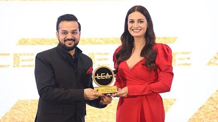 इंपैक्ट फीचर: दीया मिर्जा ने सचिन अवस्थी को यूथ आइकॉन अवॉर्ड 2022 से किया सम्मानित UP Tak