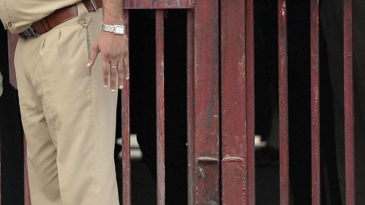 यूपी की जेलों में बंद दुर्दांत अपराधियों, माफिया की हर गतिविधियों पर रहेगी कैमरों की नजर UP Tak