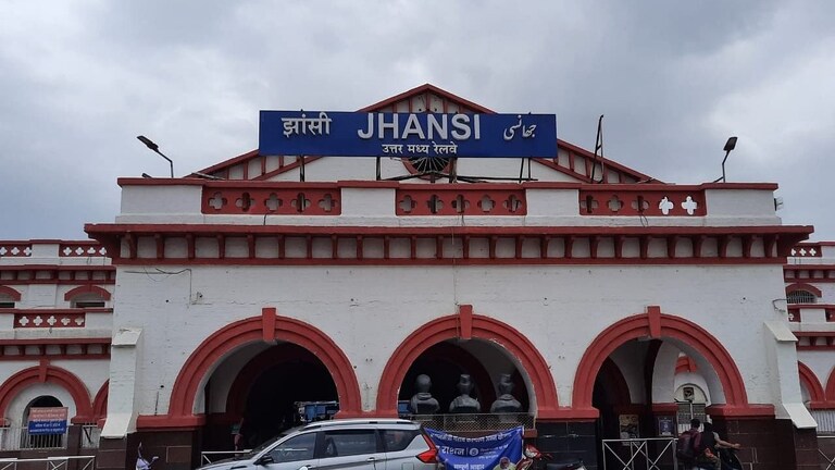 झांसी रेलवे स्टेशन का नाम बदला, सरकार ने जारी किया नोटिफिकेशन UP Tak