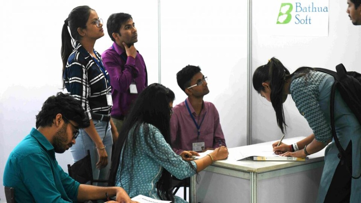 यूपी में 4.13 लाख छात्रों को 54 करोड़ के कौशल प्रशिक्षण कोर्स मिलेंगे फ्री, जानें डिटेल्स UP Tak