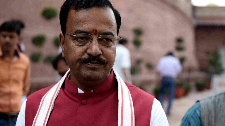 डिप्टी CM केशव प्रसाद बोले, ‘सपा गुंडों की पार्टी, अच्छे लोग हो रहे दूर, हमारे पास आ रहे’ UP Tak