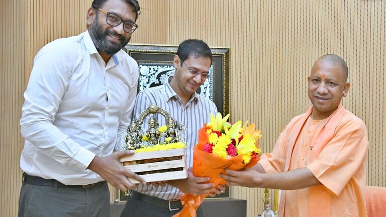 राष्ट्रीय प्रौद्योगिकी दिवस पर Koo एप के संस्थापकों से मिले सीएम योगी UP Tak