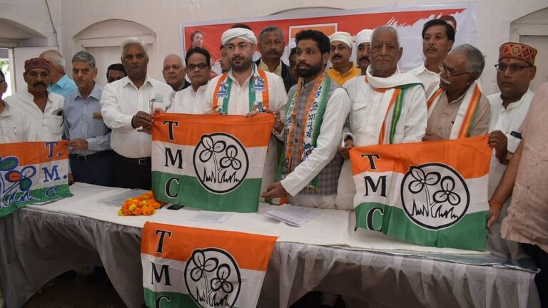 ललितेश पति त्रिपाठी के अगुवाई में 25 और कांग्रेसियों ने ज्वॉइन किया TMC UP Tak