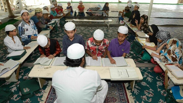 मदरसों पर योगी सरकार का बड़ा फैसला, सर्वे रिपोर्ट को लेकर अधिकारियों को मिला ये निर्देश UP Tak