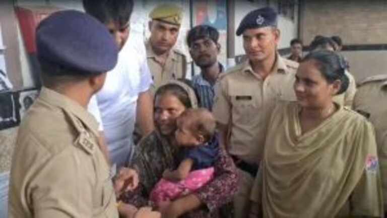 मथुरा रेलवे स्टेशन से चोरी किया गया बच्चा फिरोजाबाद की महिला भाजपा पार्षद के घर में मिला UP Tak