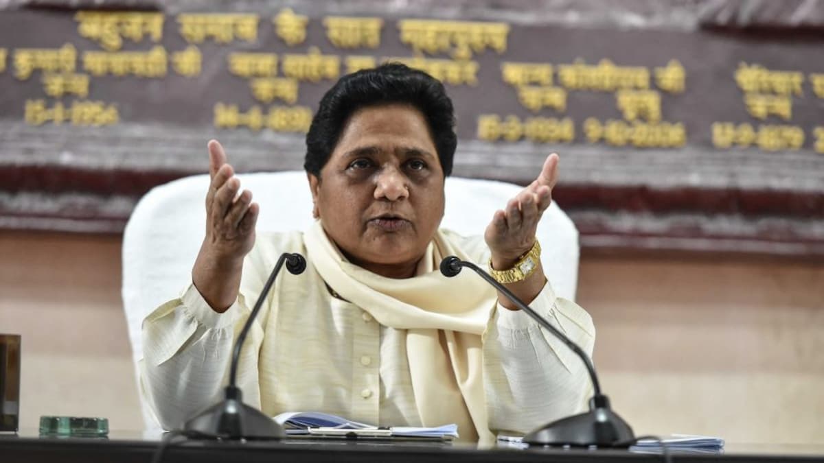 मायावती ने कृषि कानून वापस लिए जाने को चुनावी स्वार्थ, मजबूरी का फैसला बताया UP Tak