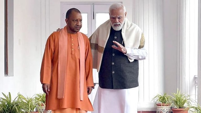 UP: फिर से योगी सरकार के लिए गुजरात से आ रही मदद, जानें 2022 के चुनाव के लिए BJP का प्लान UP Tak