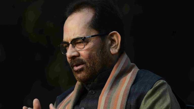 लोकसभा उपचुनाव: BJP नेता नकवी बोले- ‘कुछ लोग विकास के हर मुद्दे पर आपराधिक साजिश रचते हैं’ UP Tak