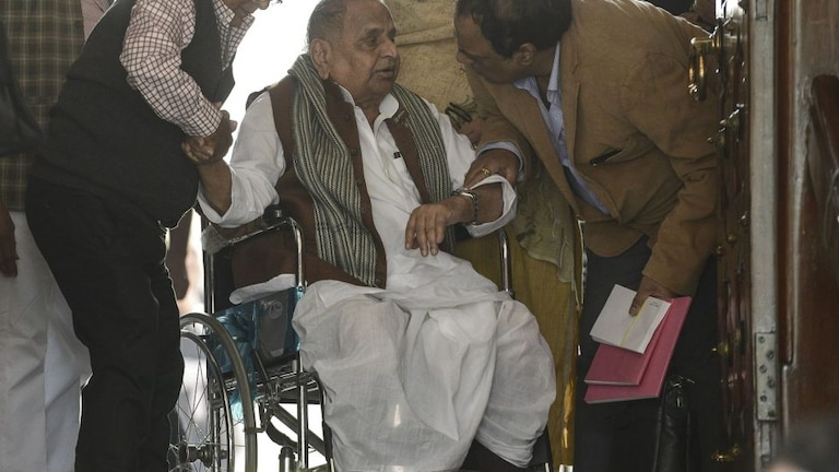 मुलायम सिंह यादव के लिए समाजवादी पार्टी को जारी करनी पड़ गई अपील, पार्टी ने किया ये निवेदन UP Tak