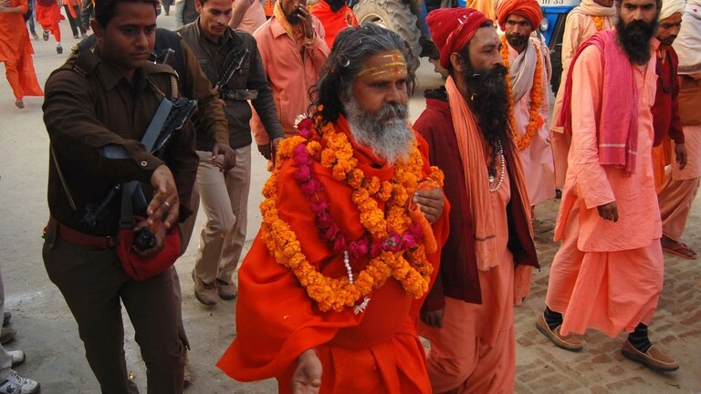 जानिए कितनी अकूत संपत्ति है उस अखाड़े की, जिसके सर्वेसर्वा थे महंत नरेंद्र गिरि UP Tak