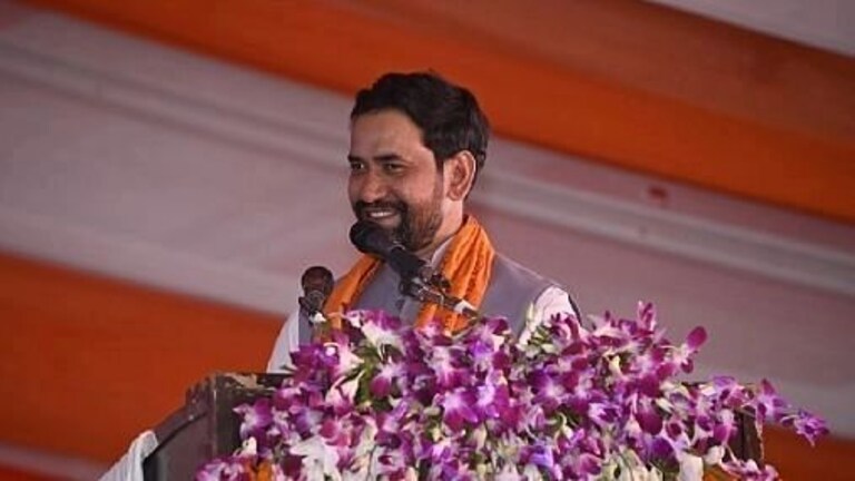 क्या अखिलेश-मायावती के फैसलों से निरहुआ राह हुई आसान? जानिए आजमगढ़ का सियासी समीकरण UP Tak