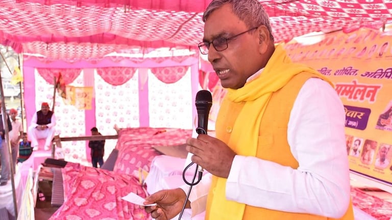 ओपी राजभर बोले, ‘योगी और मोदी के सांड से किसान परेशान, मटर-गोभी-मूली सब चर जा रहा’ UP Tak