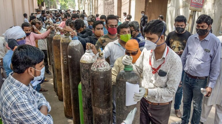 UP में ऑक्सीजन प्लांट का रिएलिटी चेक: कहीं चल नहीं रहे, तो कई जगहों पर टेक्निकल स्टाफ नहीं UP Tak