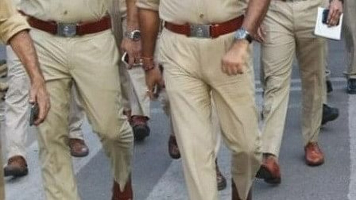 कोरोना के नए वैरिएंट को लेकर अलर्ट! UP में पुलिसकर्मियों को जारी किए गए ये जरूरी निर्देश UP Tak