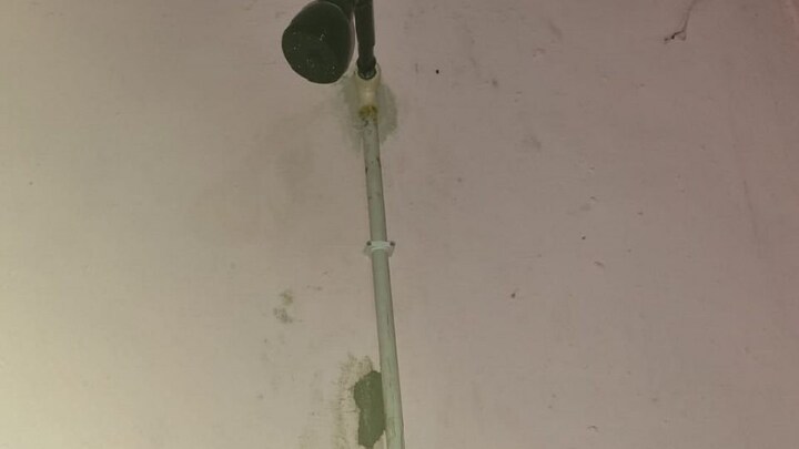 प्रयागराज: गर्ल्स हॉस्टल के बाथरूम में छात्रा की नजर शॉवर पर पड़ी और हो गया बड़ा खुलासा UP Tak