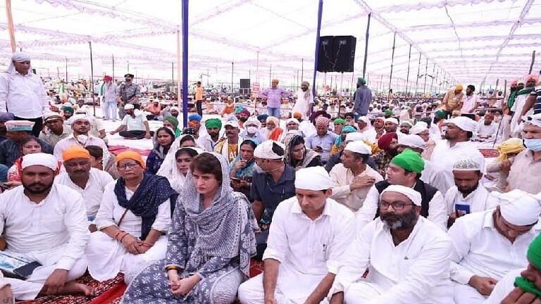 लखीमपुर खीरी: किसानों के अंतिम अरदास में प्रियंका भी हुईं शामिल, सरकार पर बढ़ाया दबाव UP Tak