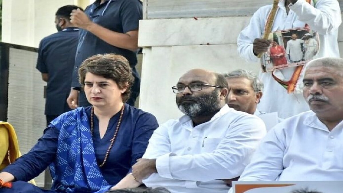 तस्वीरें: प्रियंका का मौन व्रत धरना, लखीमपुर खीरी केस में मंत्री को बर्खास्त करने की मांग UP Tak