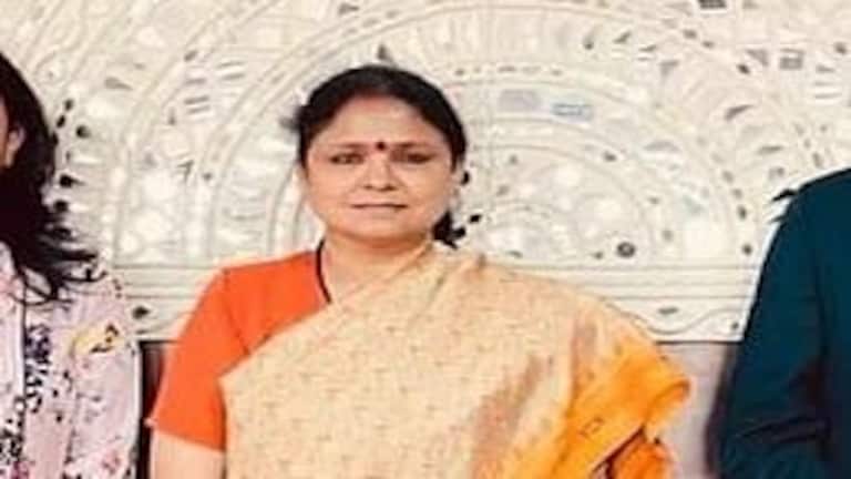 यूपी काडर के तीन आईएएस अधिकारियों ने दी स्वैच्छिक सेवानिवृत्ति की अर्जी UP Tak