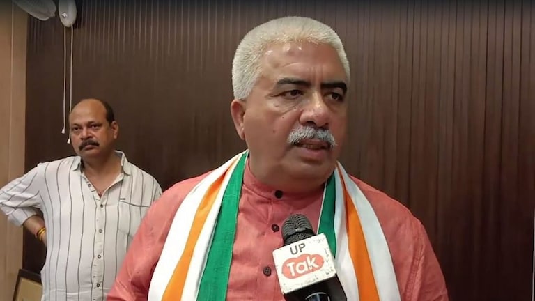 UP सरकार ने मेरे खिलाफ दर्ज केसों को हटाने के लिए प्रशासन से रिपोर्ट मांगी थी: मंत्री सचान UPTak