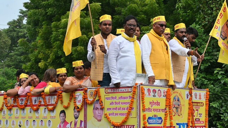 लखनऊ: ओम प्रकाश राजभर ने शुरू की ‘सावधान यात्रा’, लगे हाथ अखिलेश और नीतीश को भी घेरा UP Tak