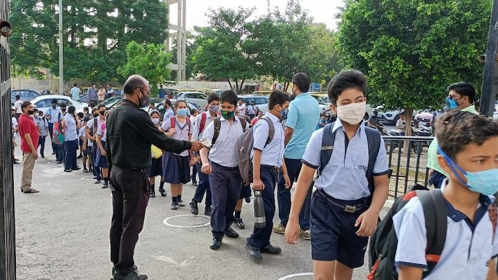 मेरठ: आज से लेकर 27 जुलाई तक बंद रहेंगे सभी स्कूल और कॉलेज, सामने आई ये वजह UP Tak