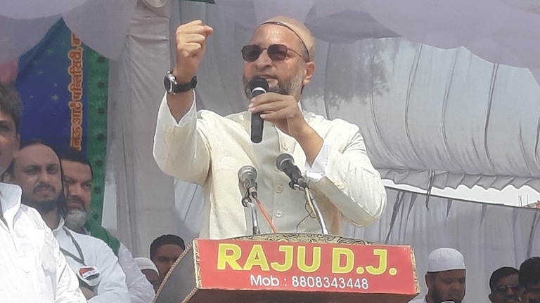 यूपी: ओवैसी पर केस दर्ज, मस्जिद को लेकर किया था दावा, PM-CM पर आपत्तिजनक टिप्पणी का आरोप UP Tak