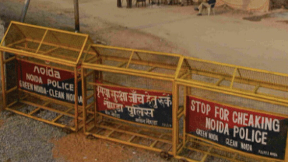 यूपी में शख्स ने जुड़वा बेटों के साथ खाया जहर, पिता और एक बेटे की हुई मौत UP Tak
