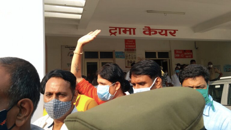 नरेंद्र गिरि मौत केस: आरोपी शिष्य आनंद गिरि और आद्या तिवारी को 14 दिनों की न्यायिक हिरासत UP Tak