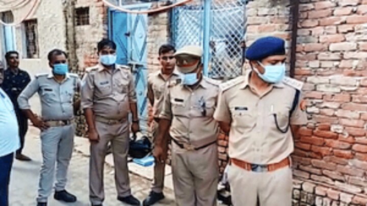पति ने बीच सड़क पर ईंट से वार कर पत्नी को मार डाला, बिजली बिल भरने को लेकर हुआ था विवाद UP Tak
