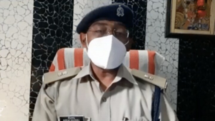 मथुरा में दिल्ली-आगरा राजमार्ग पर कार ने खड़े ट्रक में टक्कर मारी, दंपति समेत 4 की मौत UP Tak