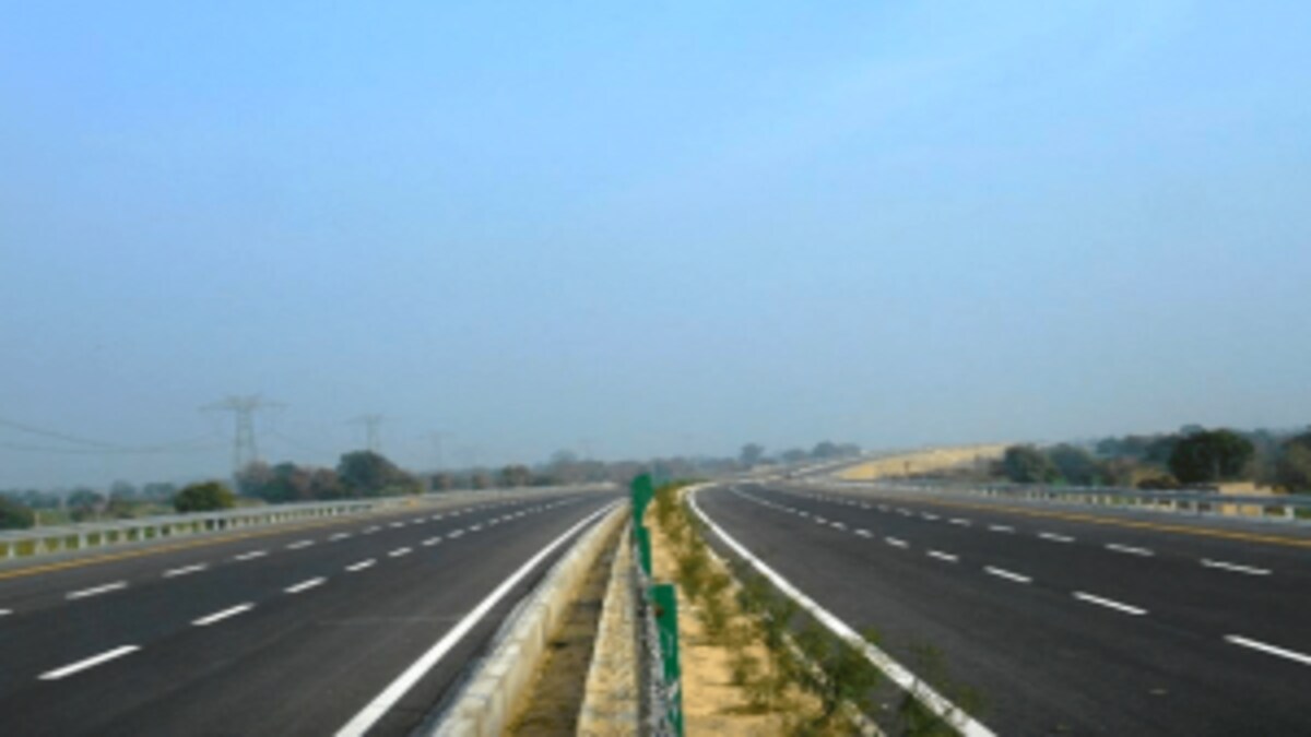 लखनऊ-आगरा एक्सप्रेसवे बनाने के दौरान हुई गड़बड़ी? CAG रिपोर्ट से जमीन सौदे पर उठे सवाल UP Tak