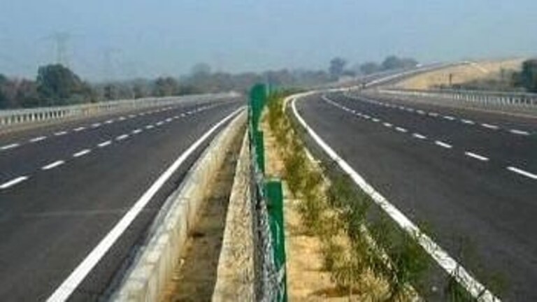 स्कूल बस, कैब को 4 राज्यों में देना होगा एक टैक्स, UP के इस फैसले से आपको यूं होगा फायदा UP Tak