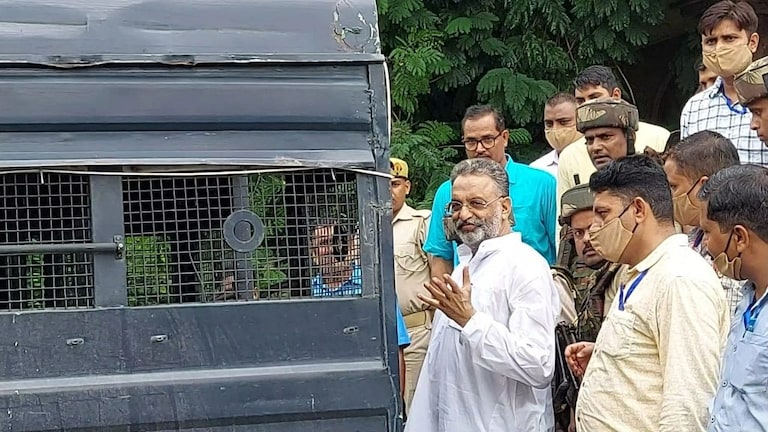 जेलर को धमकाने के मामले में मुख्तार अंसारी दोषी करार, मिली 7 साल की सजा, लगा जुर्माना UP Tak