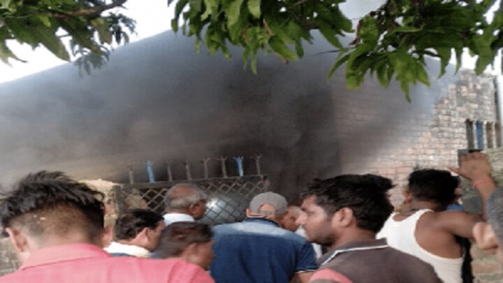 प्रयागराज में फिर बर्बरता, एक ही परिवार के 5 लोगों को ईंट-पत्थर से कूंचकर मार डाला UP Tak